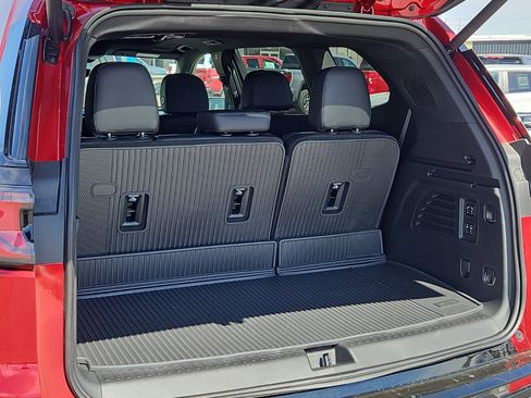 New 2026 GMC Acadia Denali w/ Super Cruise Package image 9