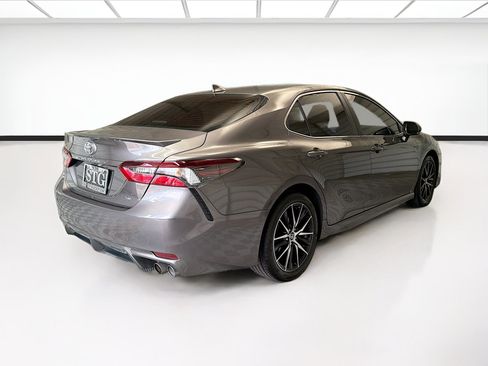 Used 2024 Toyota Camry SE w/ Convenience Package FWD image 4