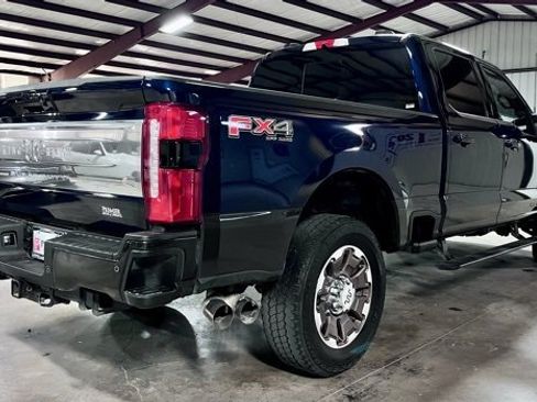 Used 2025 Ford F250 King Ranch w/ FX4 Off-Road Package image 3