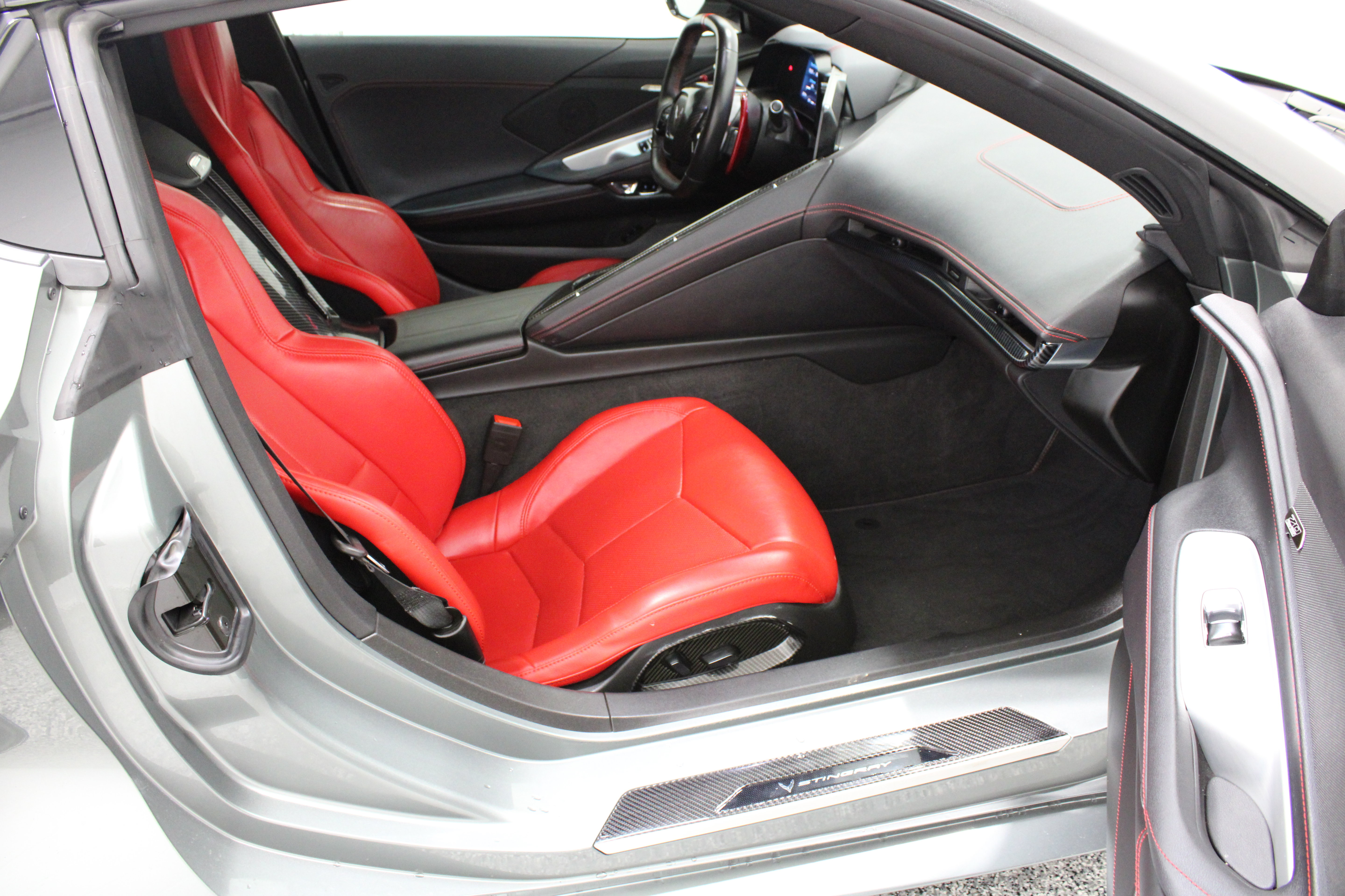 Used 2023 Chevrolet Corvette Stingray Convertible w/ Z51 Performance Package RWD image 28