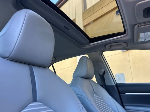 Used 2022 Toyota Camry SE w/ Convenience Package image 15