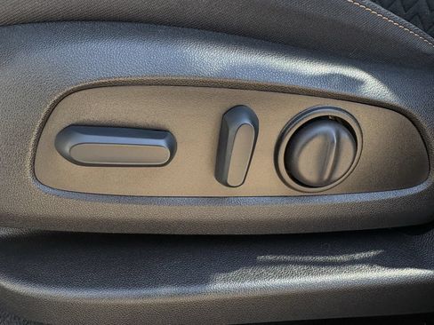 Used 2023 Chevrolet Equinox LT FWD image 26