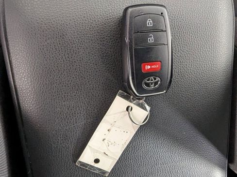 Used 2025 Toyota Tacoma SR5 image 27