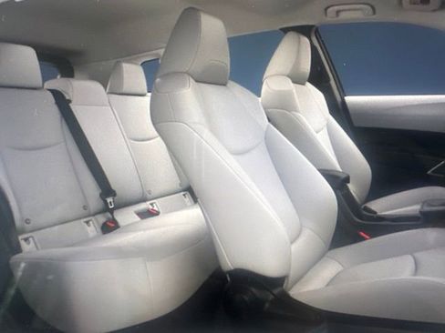 Used 2026 Toyota Corolla Cross L image 6