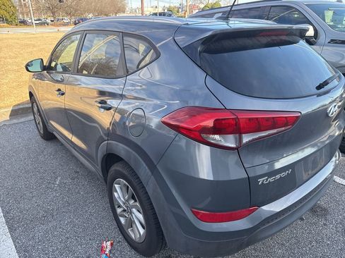 Used 2017 Hyundai Tucson SE image 2