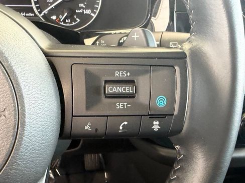 Used 2025 Nissan Pathfinder SV FWD image 27