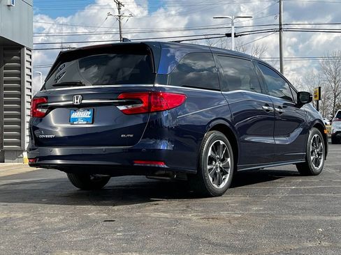 Used 2023 Honda Odyssey Elite image 3