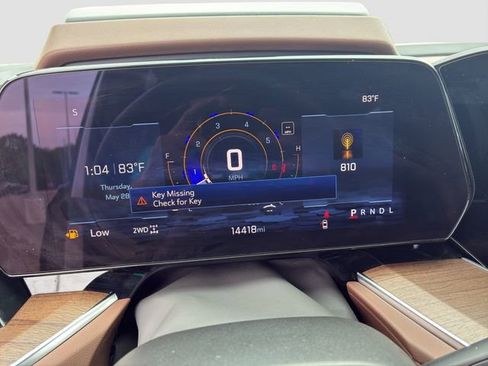 Used 2025 Chevrolet Tahoe High Country AWD/4WD image 19
