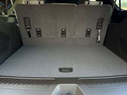 New 2026 Chevrolet Suburban LS image 16