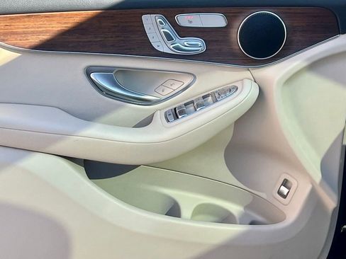 Certified 2022 Mercedes-Benz GLC 300 4MATIC image 34