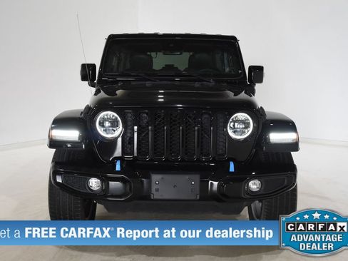 Used 2023 Jeep Wrangler Unlimited Sahara AWD/4WD image 2