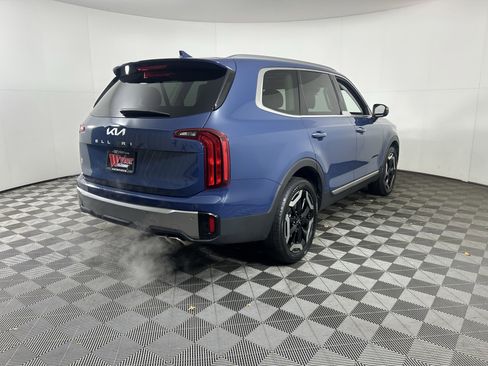 Certified 2025 Kia Telluride S image 22