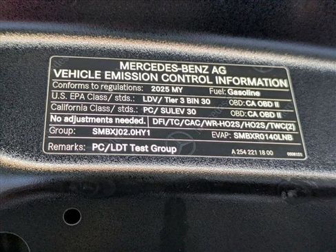 Certified 2025 Mercedes-Benz GLC 300 image 23