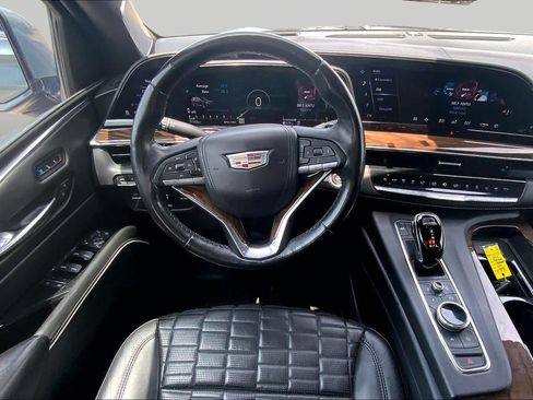 Used 2022 Cadillac Escalade Premium Luxury Platinum w/ Heavy-Duty Trailer Package AWD/4WD image 6