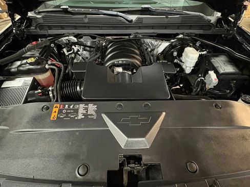Used 2018 Chevrolet Silverado 1500 LT w/ Midnight Edition AWD/4WD image 35