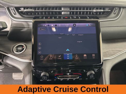 Used 2023 Jeep Grand Cherokee Limited image 15