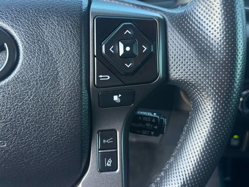 Used 2023 Toyota Tacoma TRD Off-Road w/ Advanced Technology Package AWD/4WD image 17