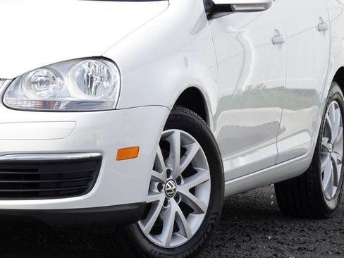 Used 2010 Volkswagen Jetta Limited Edition FWD image 41