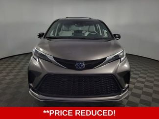 Used 2022 Toyota Sienna XSE video 2