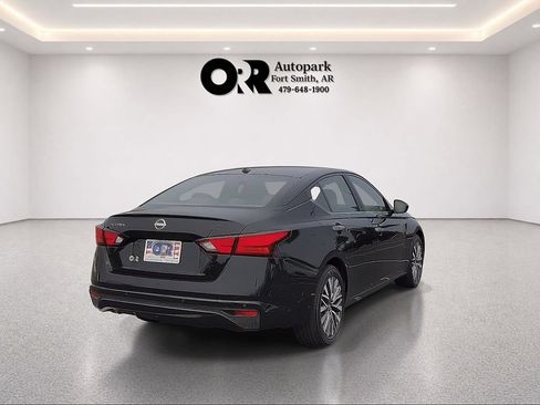 Used 2025 Nissan Altima 2.5 SV FWD image 5