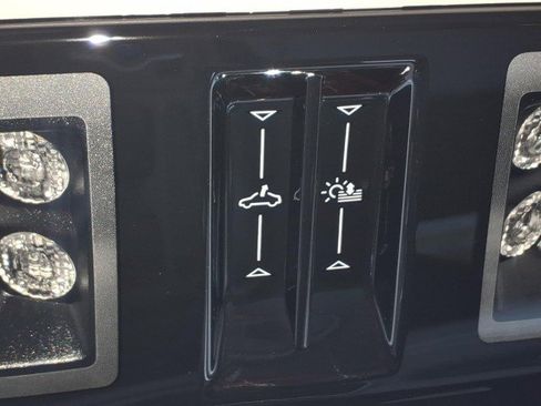 New 2026 Volkswagen Tiguan SE image 22