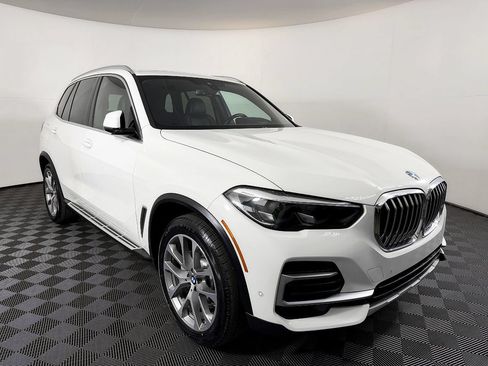 Used 2023 BMW X5 xDrive40i AWD/4WD image 6