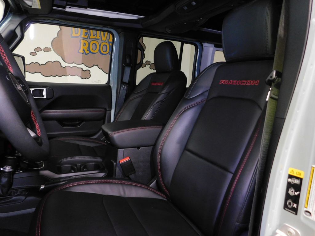 Used 2024 Jeep Wrangler Unlimited Rubicon AWD/4WD image 33