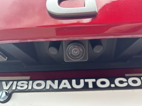 Used 2024 Nissan Rogue SV AWD/4WD image 16