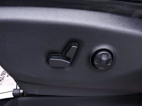 Used 2020 Chrysler Pacifica Limited w/ Advanced Safetytec Group image 19