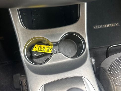 Used 2017 Dodge Journey SXT w/ Comfort/Convenience Group image 37