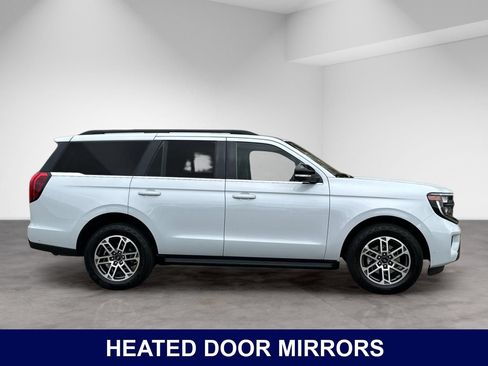 Used 2025 Ford Expedition Active AWD/4WD image 7