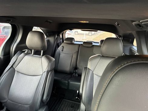Used 2022 Toyota Sienna XLE Woodland Edition AWD/4WD image 6