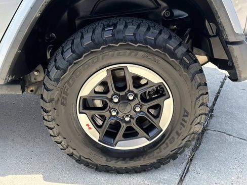 Used 2018 Jeep Wrangler Unlimited Rubicon AWD/4WD image 4