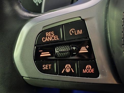 Used 2022 BMW X5 xDrive40i w/ M Sport Package image 19