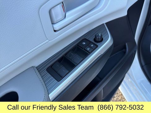 New 2026 Toyota Sienna LE image 11