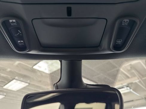 New 2027 Chrysler Pacifica Limited AWD/4WD image 50