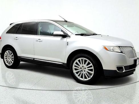 Used 2013 Lincoln MKX AWD image 3
