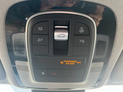 Used 2022 Hyundai Santa Fe Limited AWD/4WD image 11