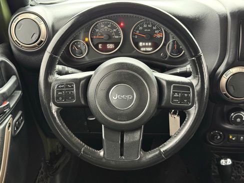 Used 2016 Jeep Wrangler Unlimited Sahara image 25