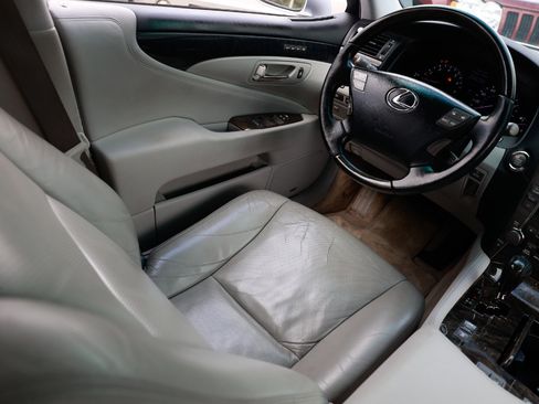 Used 2008 Lexus LS 460 image 20