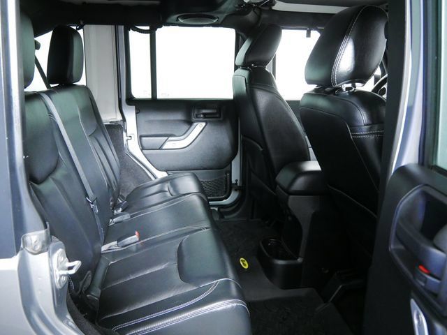 Used 2014 Jeep Wrangler Unlimited Rubicon w/ Dual Top Group AWD/4WD image 15