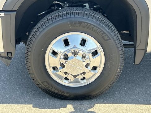 Used 2024 GMC Sierra 3500 SLT AWD/4WD image 32