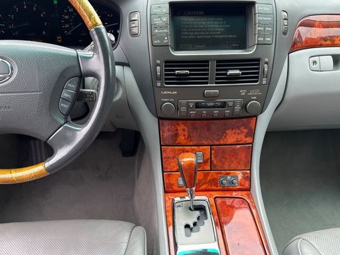 Used 2005 Lexus LS 430 RWD image 28