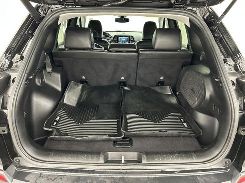 Used 2019 Jeep Cherokee Limited AWD/4WD image 32