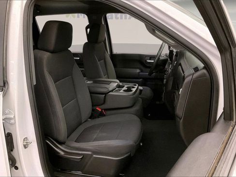 Used 2023 Chevrolet Silverado 2500 Custom w/ Custom Value Package image 8