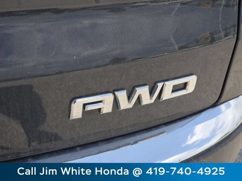Used 2011 GMC Acadia SLT AWD/4WD image 10