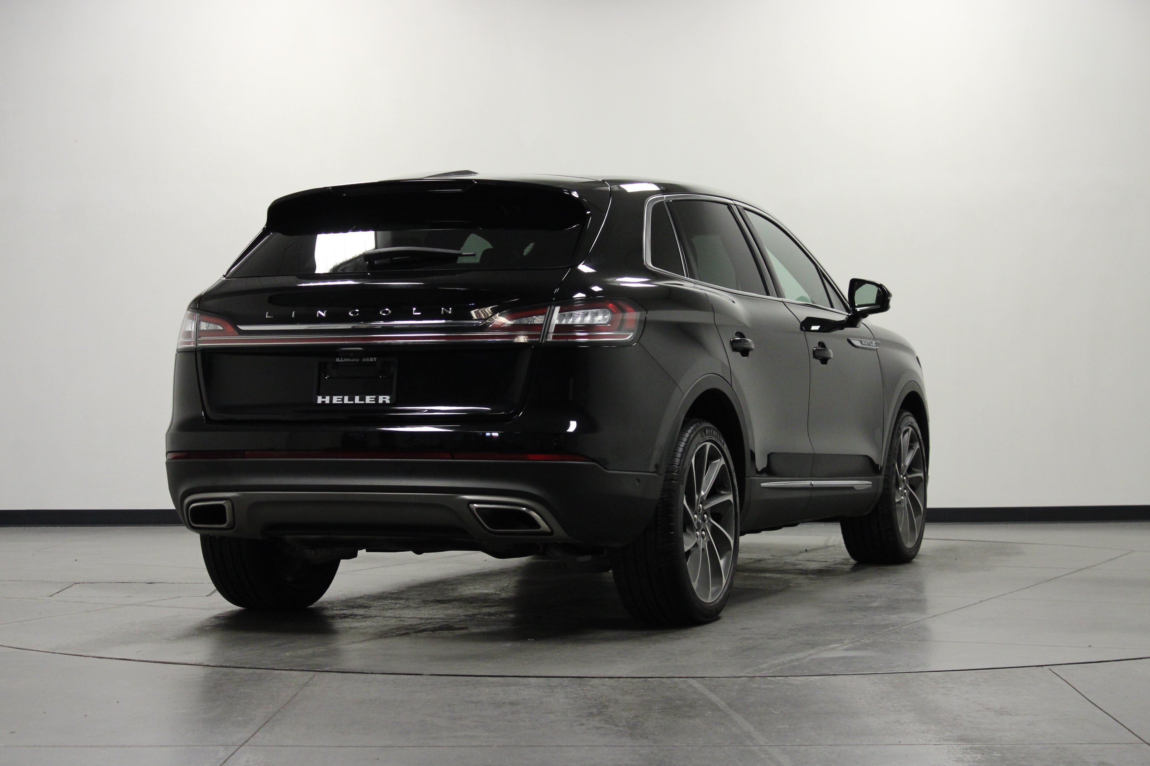 Used 2022 Lincoln Nautilus Reserve w/ Equipment Group 201A AWD/4WD image 4