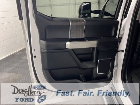 Used 2021 Ford F250 Lariat w/ FX4 Off-Road Package image 27