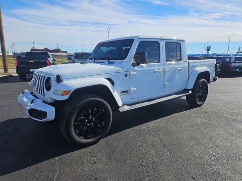 Used 2021 Jeep Gladiator Overland image 2