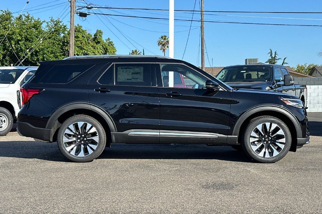 New 2026 Ford Explorer Platinum w/ LUX Leather Package AWD/4WD image 3